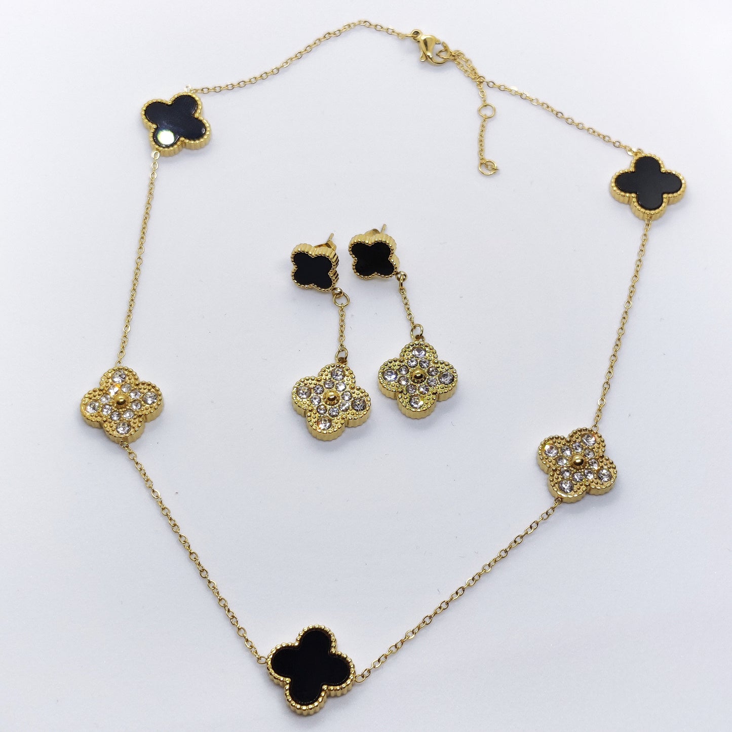 "Lucky" Black and 18K Gold Zircon 5 Clover Necklace