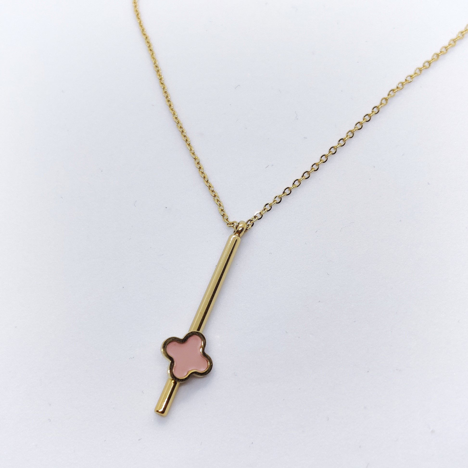 Louis Vuitton 18K Pink Sapphire Empreinte Clover Pendant Necklace -  Rhodium-Plated 18K White Gold Pendant Necklace, Necklaces - LOU711784