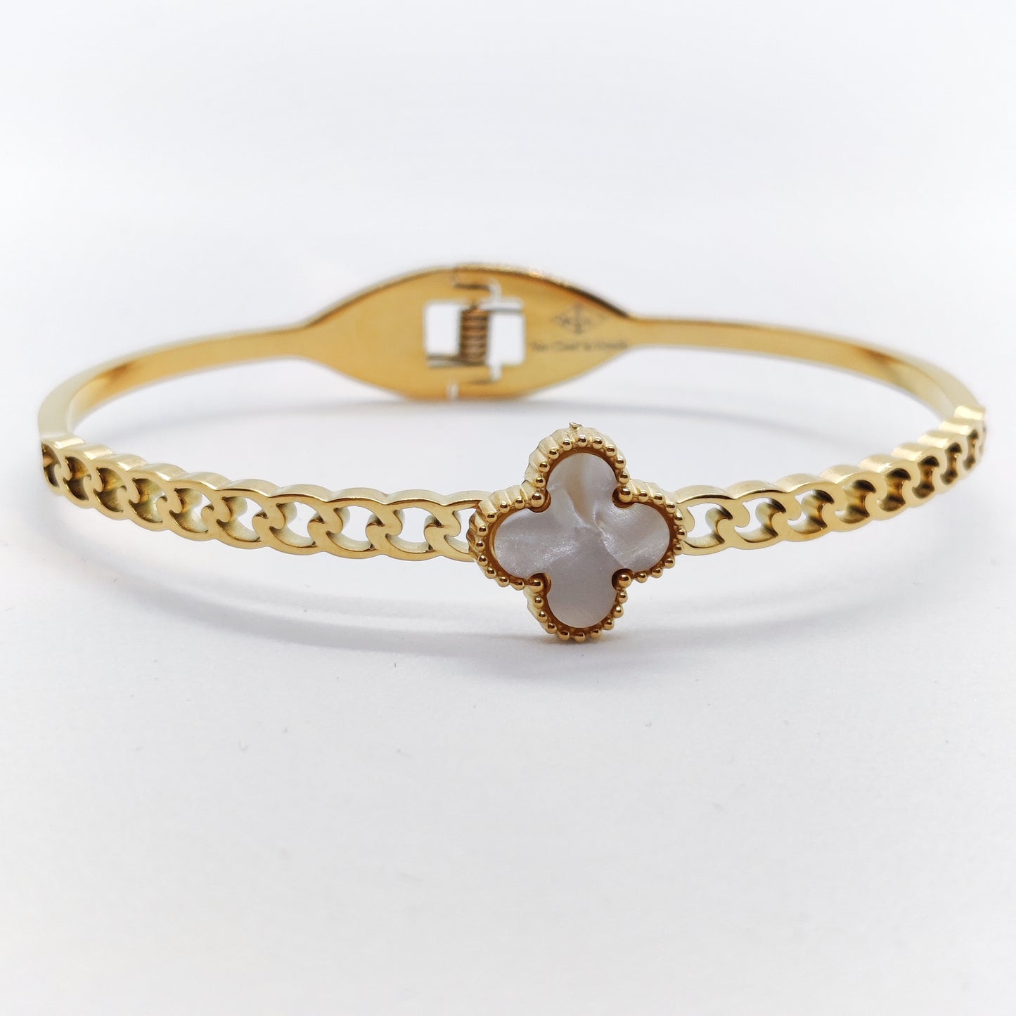 "Lucky" Mother of Pearl Clover Chain 18K Gold Bangle