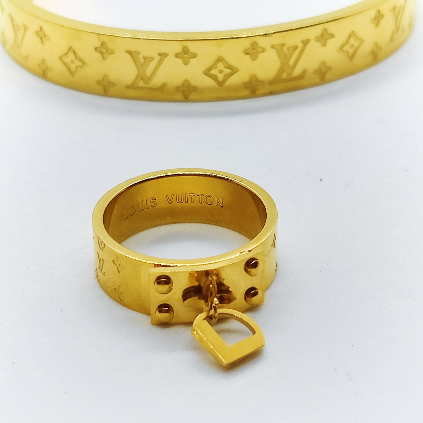 LV 18K Gold Ring (Size 8)