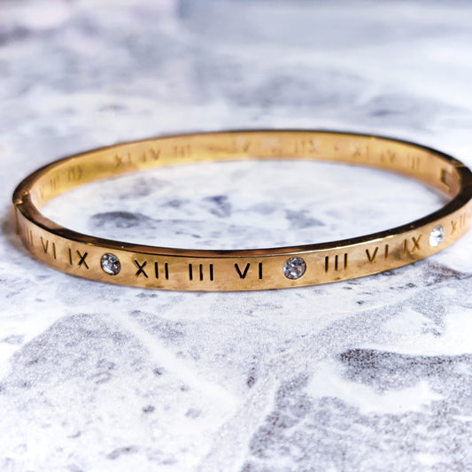 "Numerals" 18K Gold Bangle