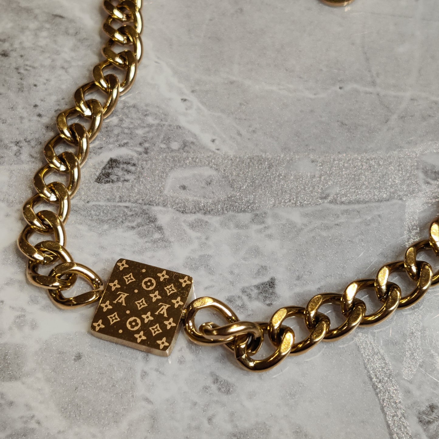 LV Double Sided Cuban Chain 18K Gold Anklet